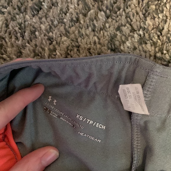 Loose fit under armour shorts - Picture 3 of 3